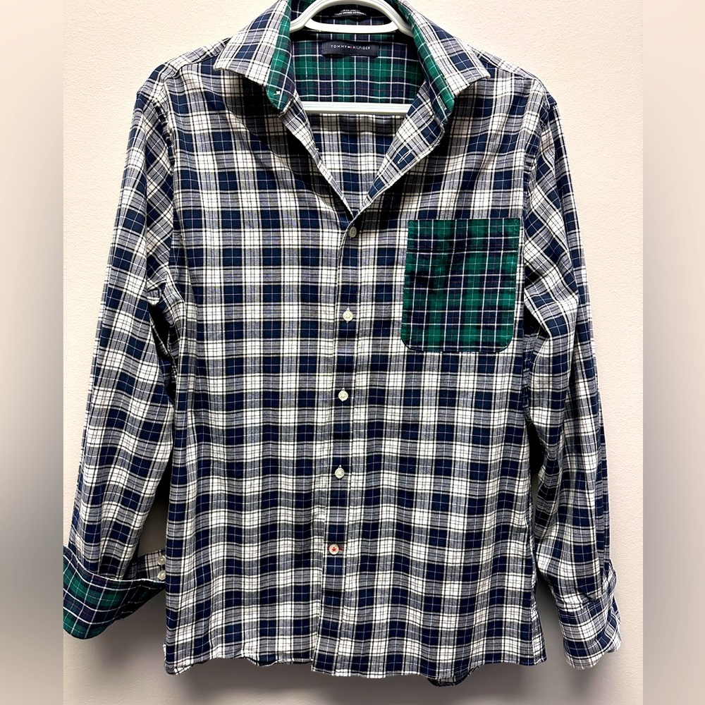 Tommy Hilfiger Green and White Plaid Casual Shirt like new condition. Size M